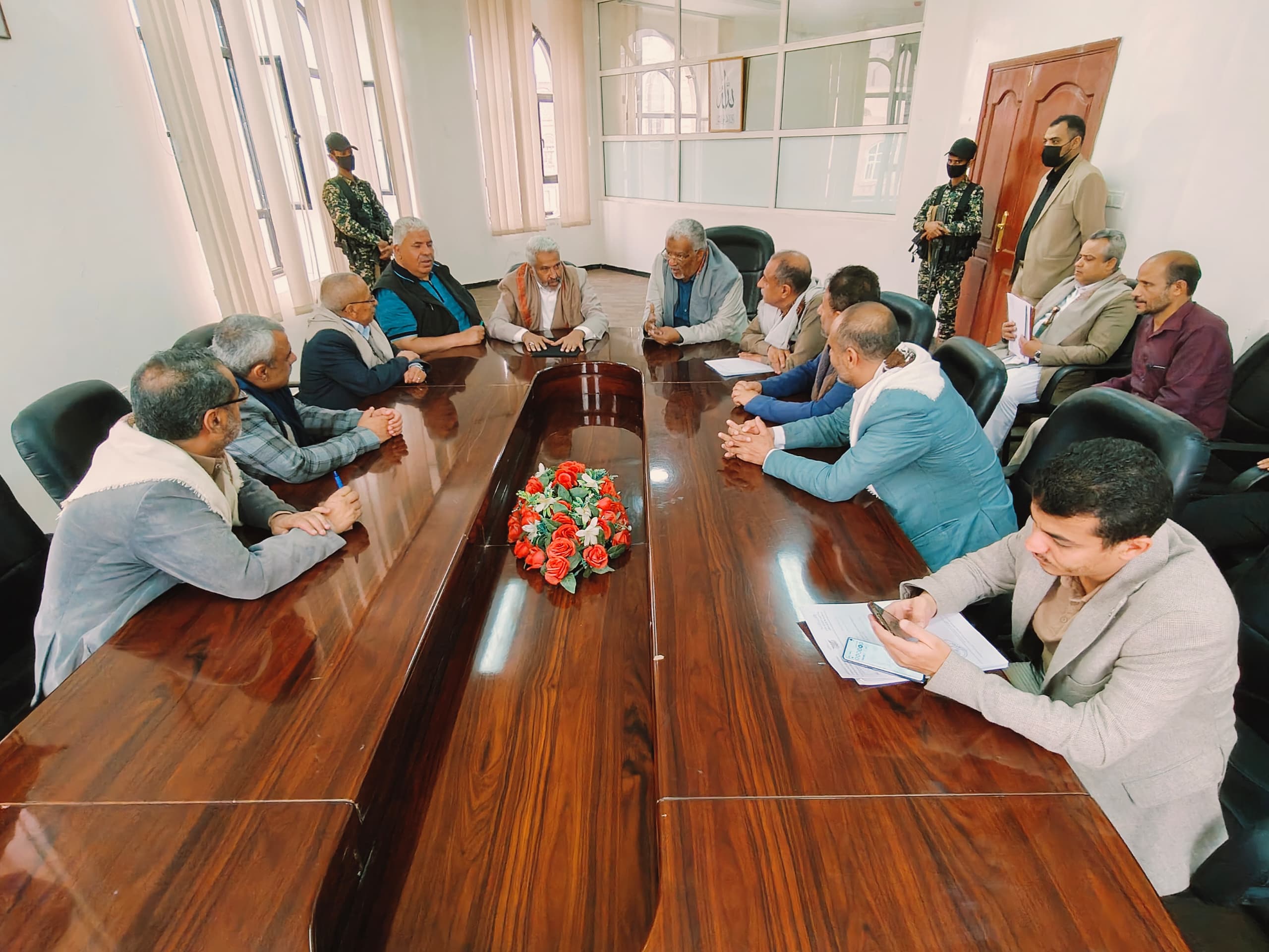 وزيرا النقل والأشغال العامة والشؤون الاجتماعية والعمل يوقعان محضر تنفيذ مصفوفة الاستراتيجية الوطنية للأشخاص ذوي الإعاقة في قطاع النقل والأشغال العامة