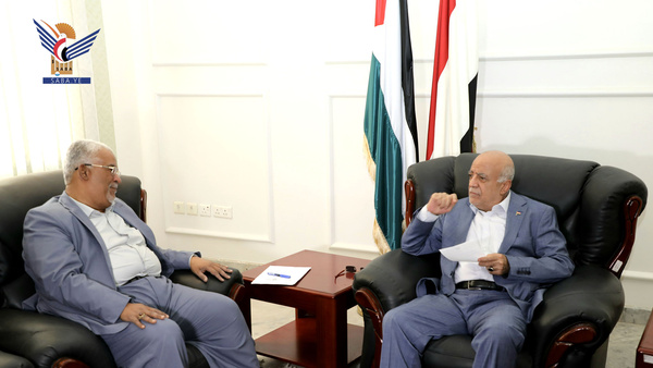 رئيس مجلس الوزراء يناقش مع باجعالة جوانب التمكين الاقتصادي لذوي الإعاقة