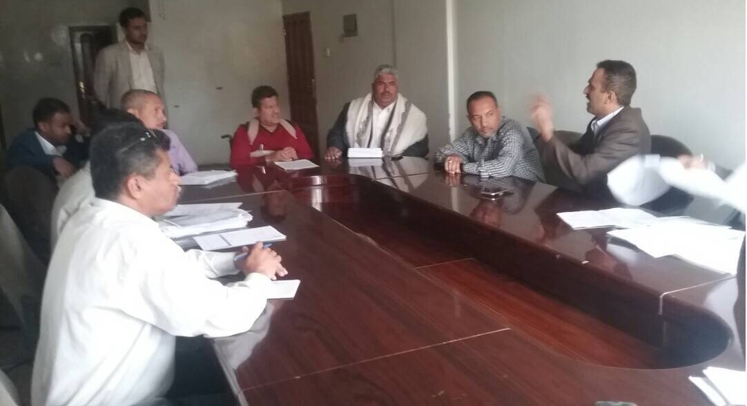 صندوق رعاية المعاقين يناقش آليات استكمال مشاريع البنى التحتية في العاصمة وحضرموت