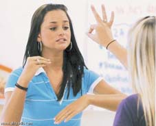 لغة الإشارة ودورها في عملية الدمج التربوي والاجتماعي والاقتصادي