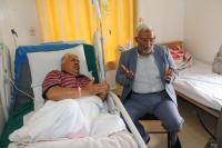 باجعالة يطمئن على صحة نائب المدير التنفيذي لصندوق ...